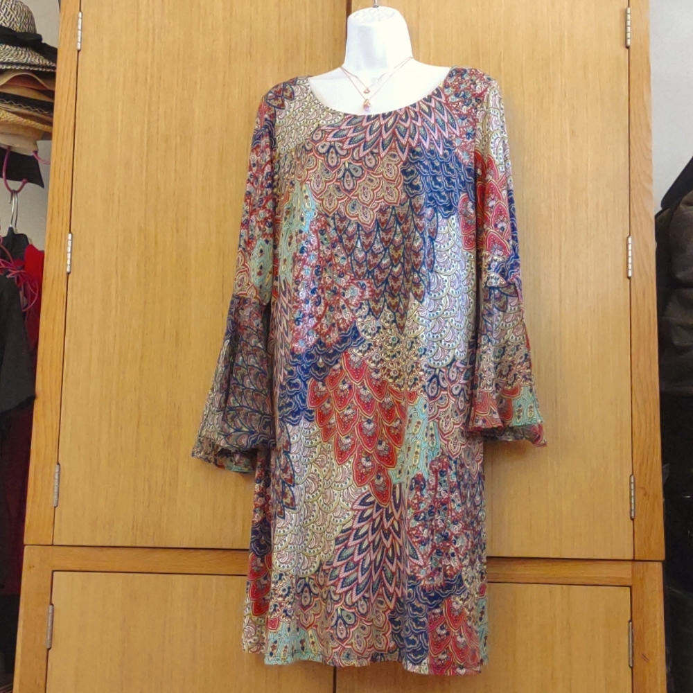 +SZ MSK Women SZ 1X Bell Sleeve Colorful Dress.